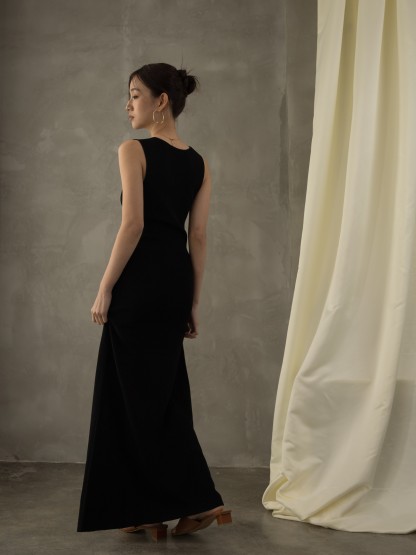 Gaspard V-Neck Maxi Dress (Discounted-Free Size)-The Black Bow-