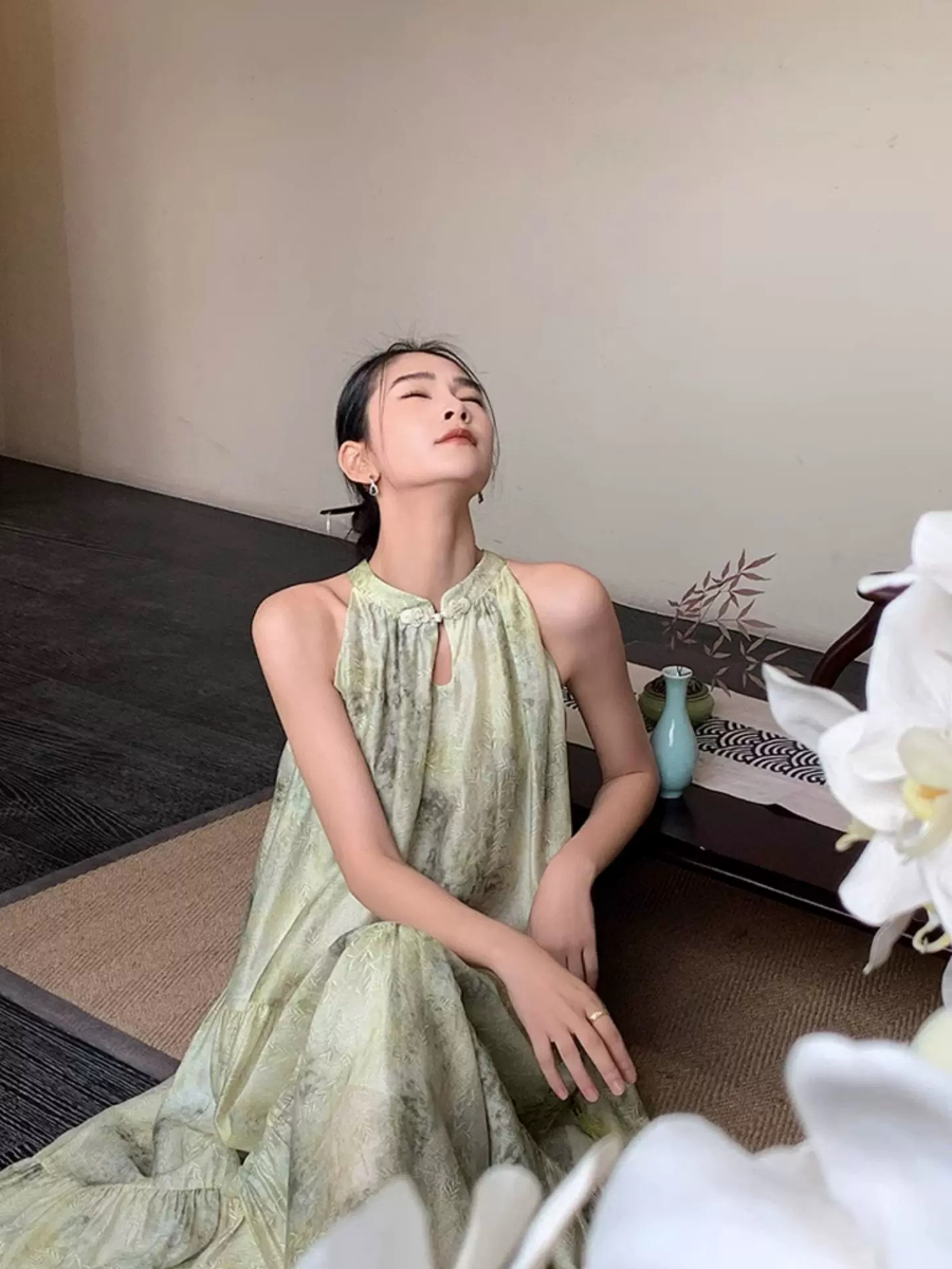 Yu Ceng Halter Neck Back Ribbon Tie Dress