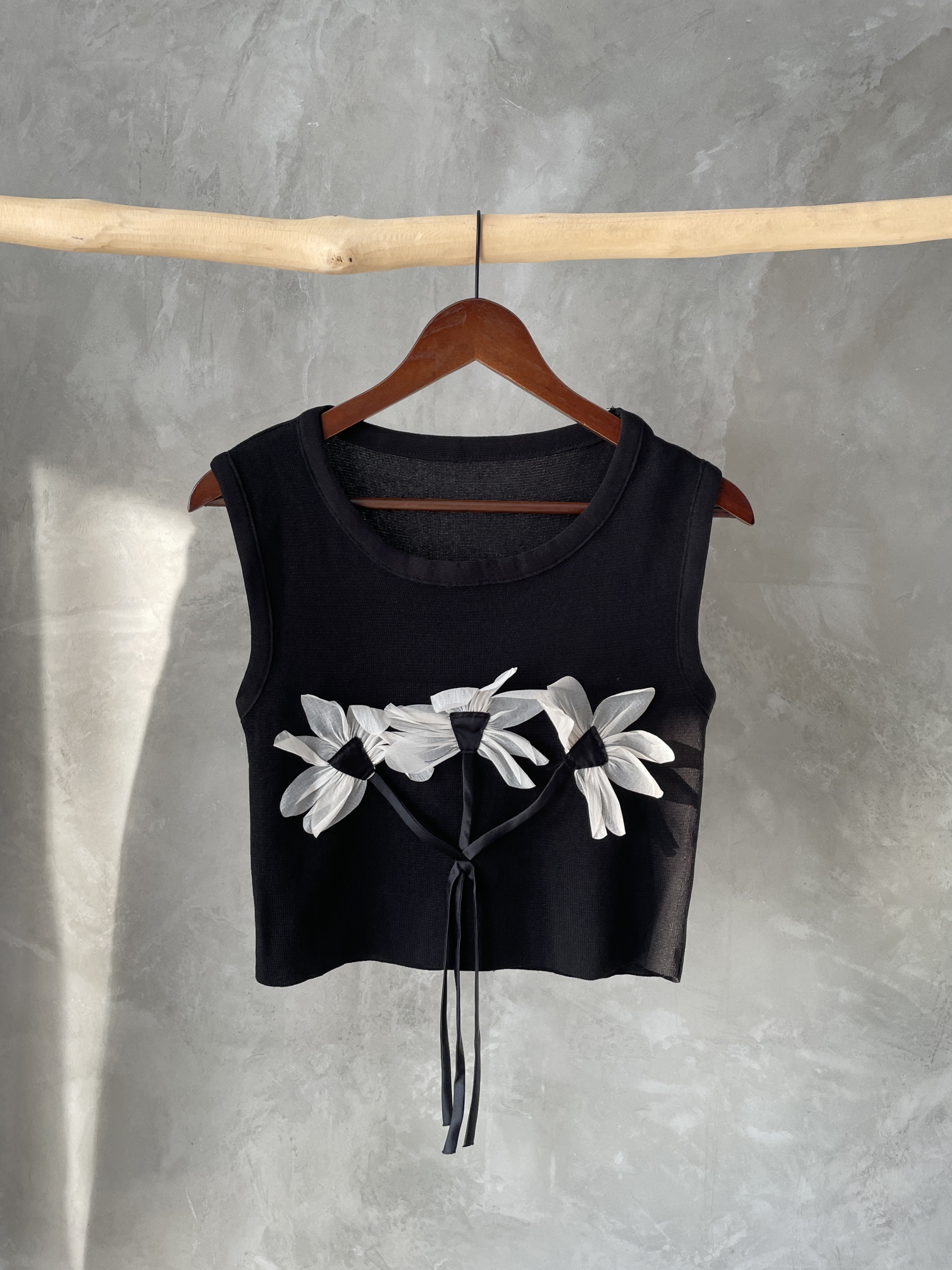 Grace 3D Flower Sleeveless Top-The Black Bow-