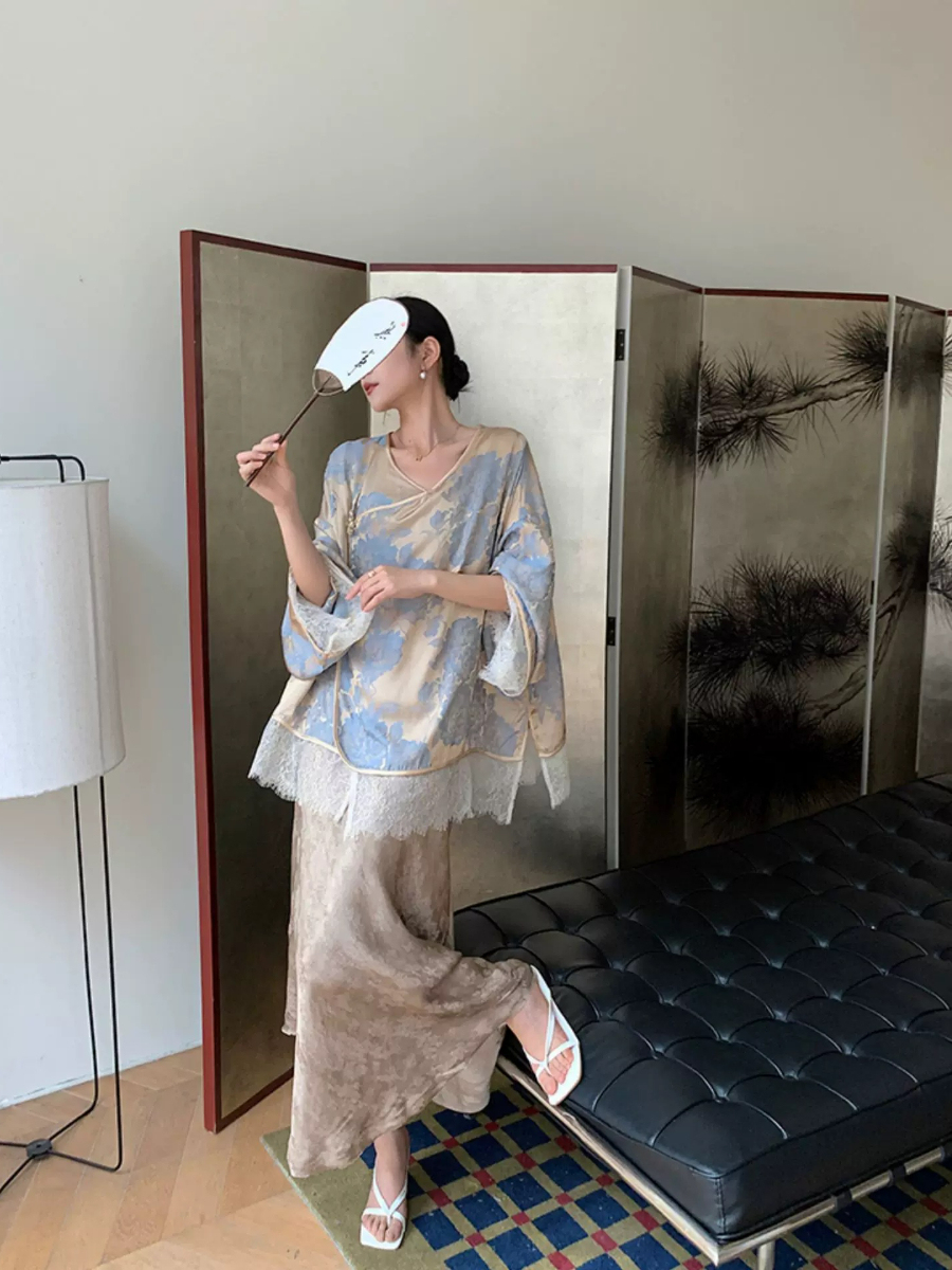 Yu Deng Floral Oriental Top