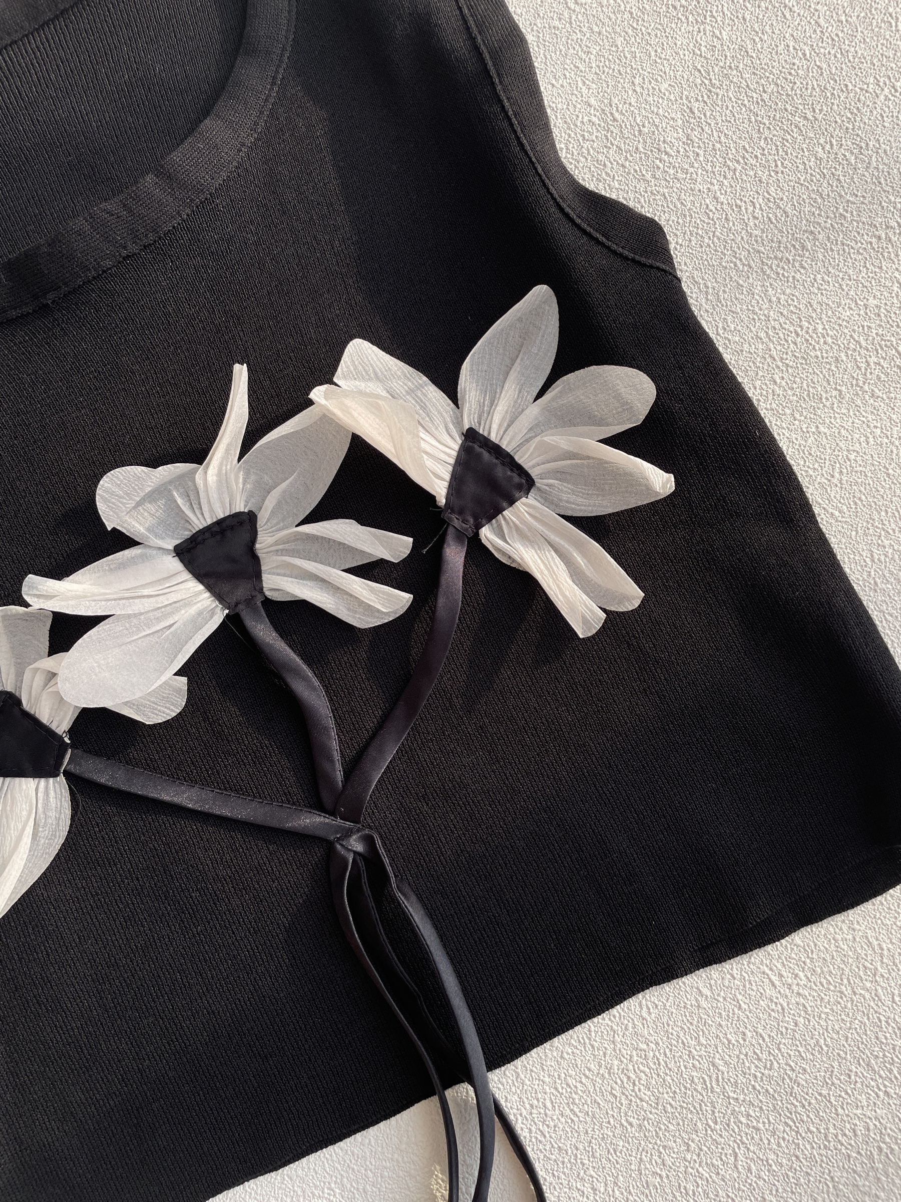 Grace 3D Flower Sleeveless Top-The Black Bow-