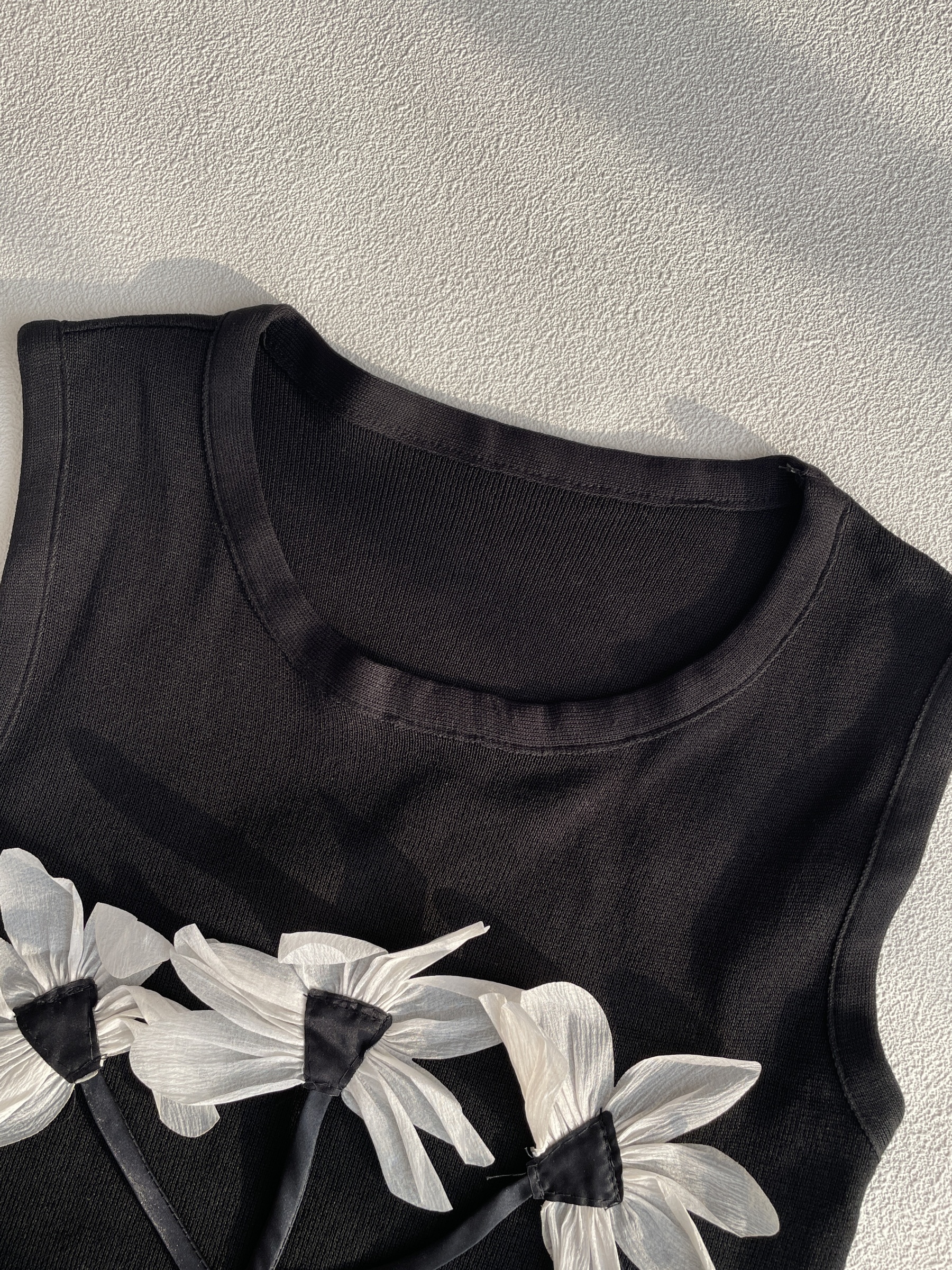 Grace 3D Flower Sleeveless Top-The Black Bow-