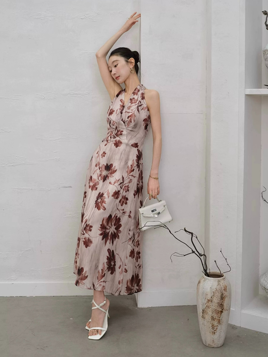 Ye En Halter Neck Floral Dress