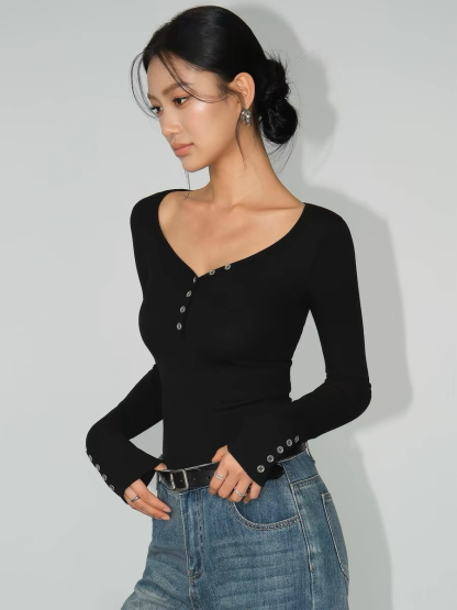 Becky Buttoned Long Sleeve Knit Top-The Black Bow-