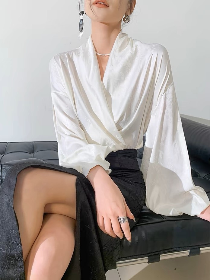 Han V-Neck Puff Sleeve Jacquard Top-The Black Bow-