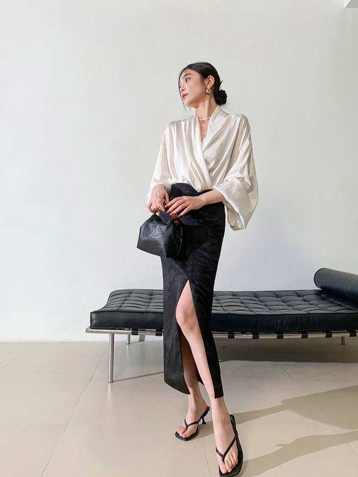 Han V-Neck Puff Sleeve Jacquard Top-The Black Bow-