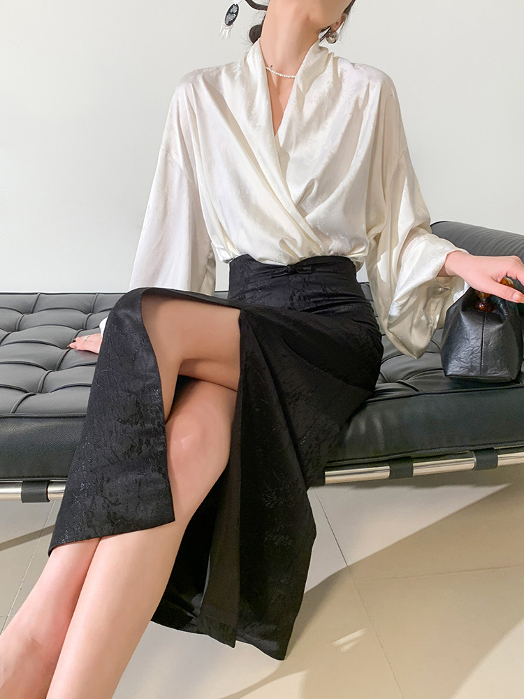 Han V-Neck Puff Sleeve Jacquard Top-The Black Bow-