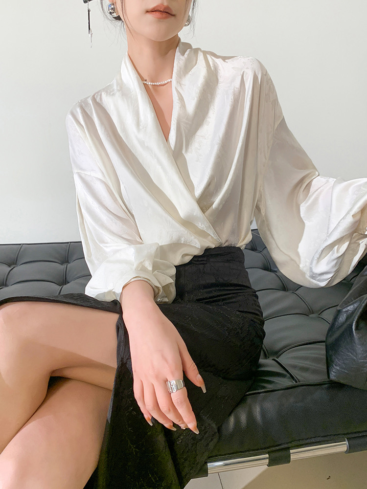 Han V-Neck Puff Sleeve Jacquard Top-The Black Bow-