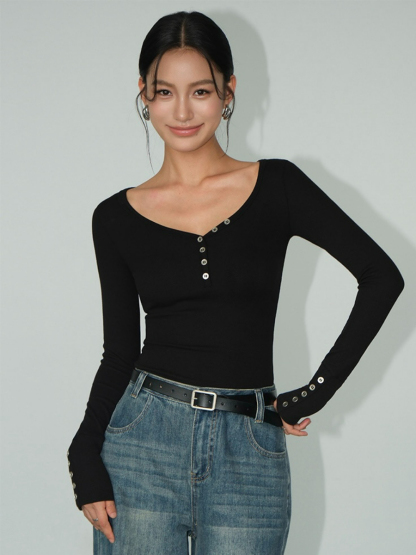 Becky Buttoned Long Sleeve Knit Top-The Black Bow-