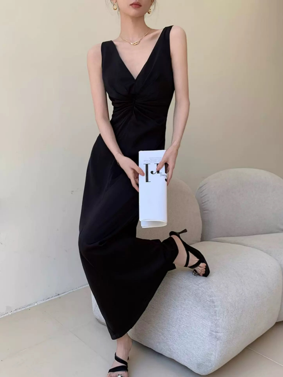 Yuhna V-Neck Maxi Dress