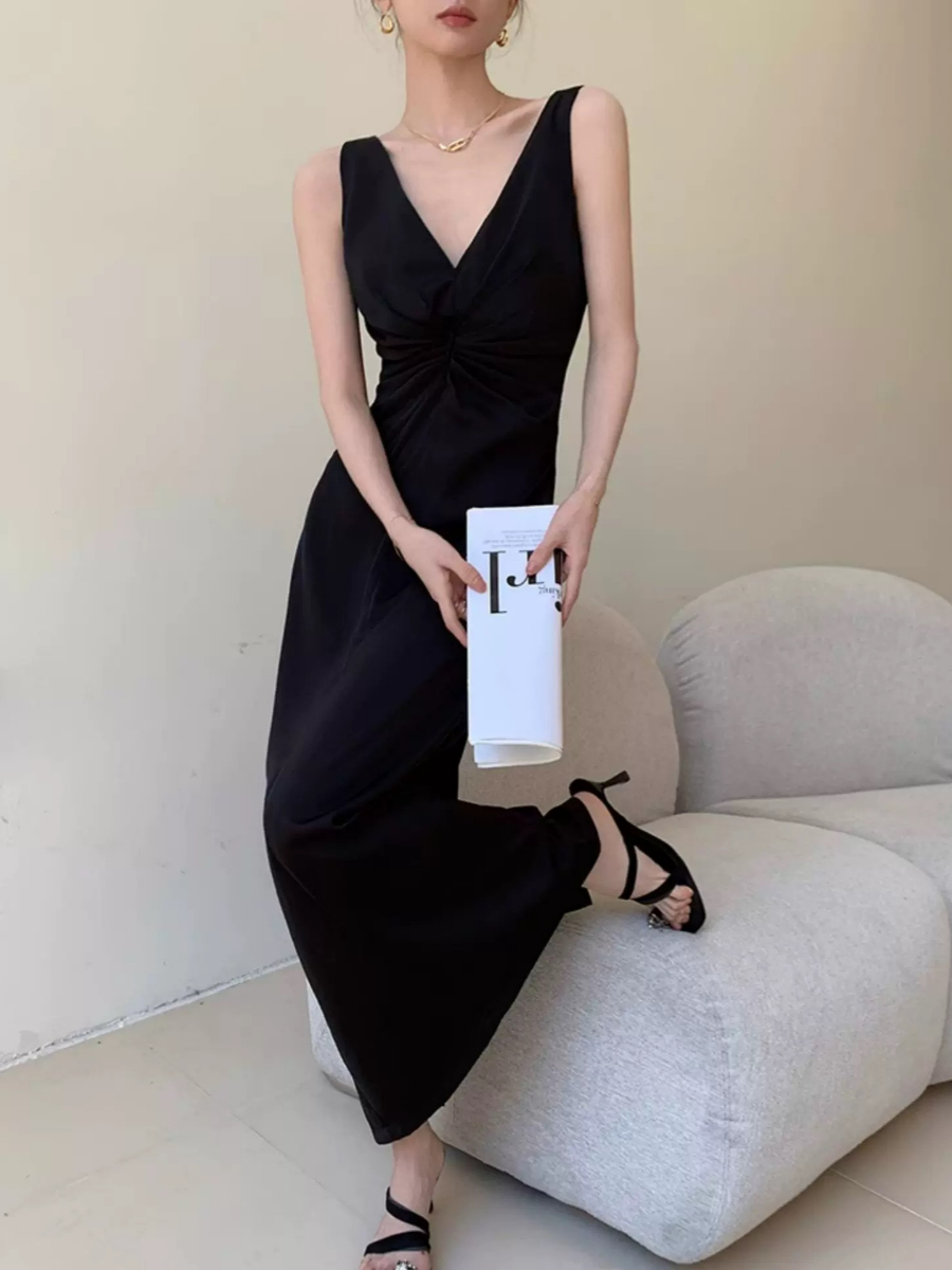 Yuhna V-Neck Maxi Dress