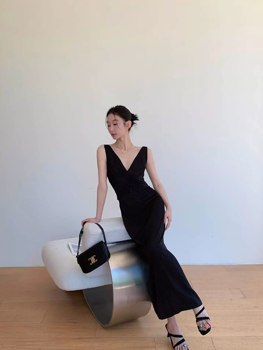 Yuhna V-Neck Maxi Dress