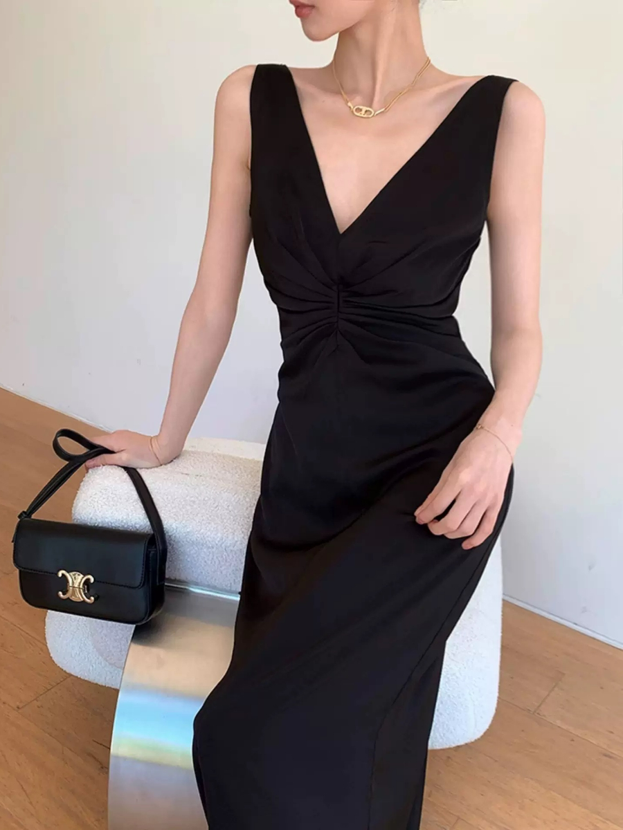 Yuhna V-Neck Maxi Dress