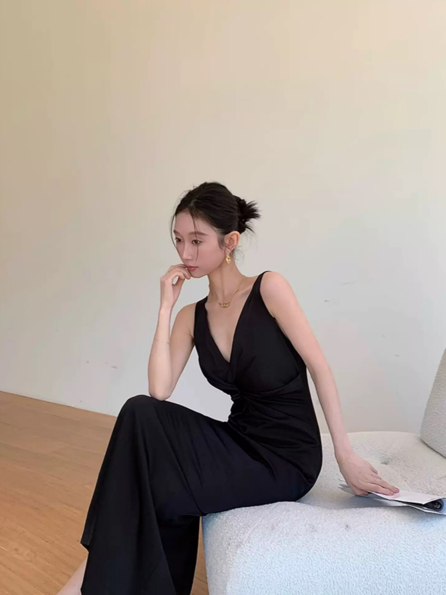 Yuhna V-Neck Maxi Dress