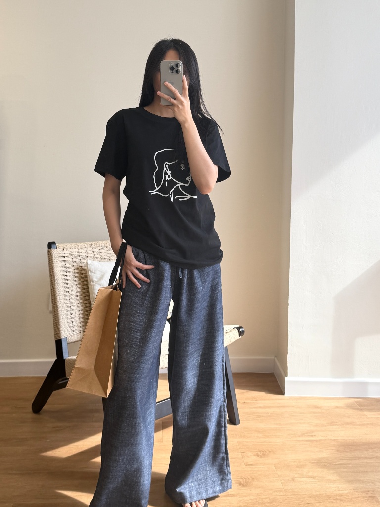 Vivian Graphic Tee