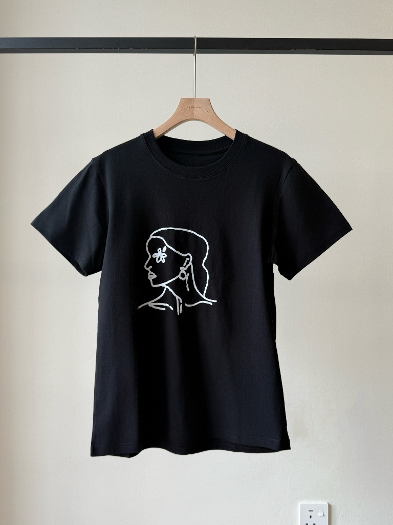 Vivian Graphic Tee