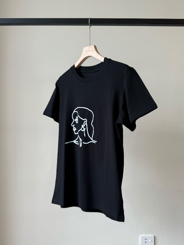 Vivian Graphic Tee