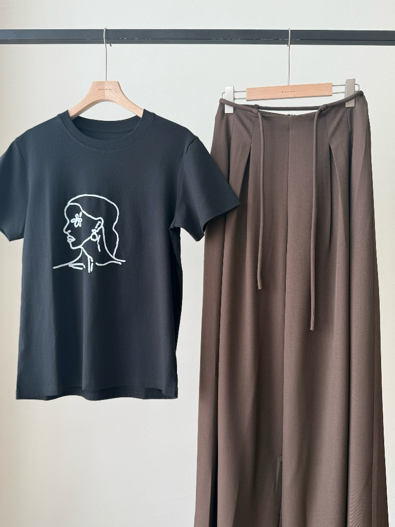 Vivian Graphic Tee