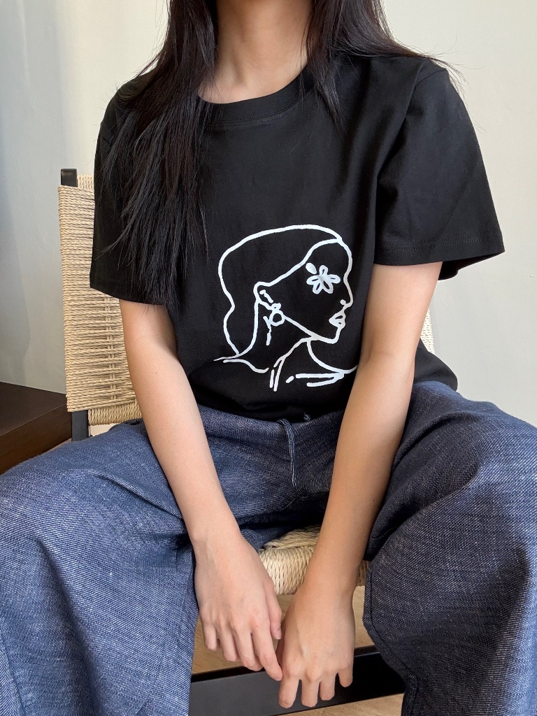 Vivian Graphic Tee