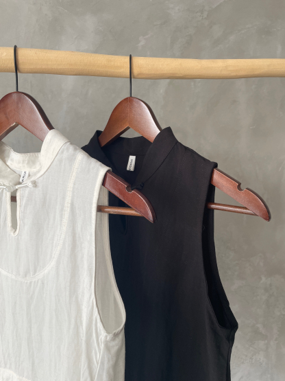 Hai Er Oriental Top with Back Peplum-The Black Bow-
