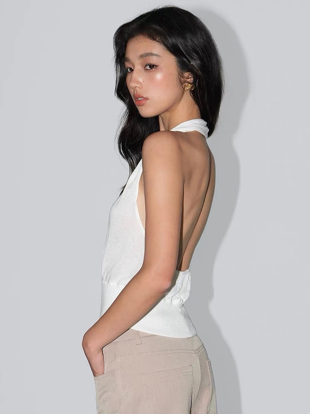 Vale Deep-V Neck halter Knit Top