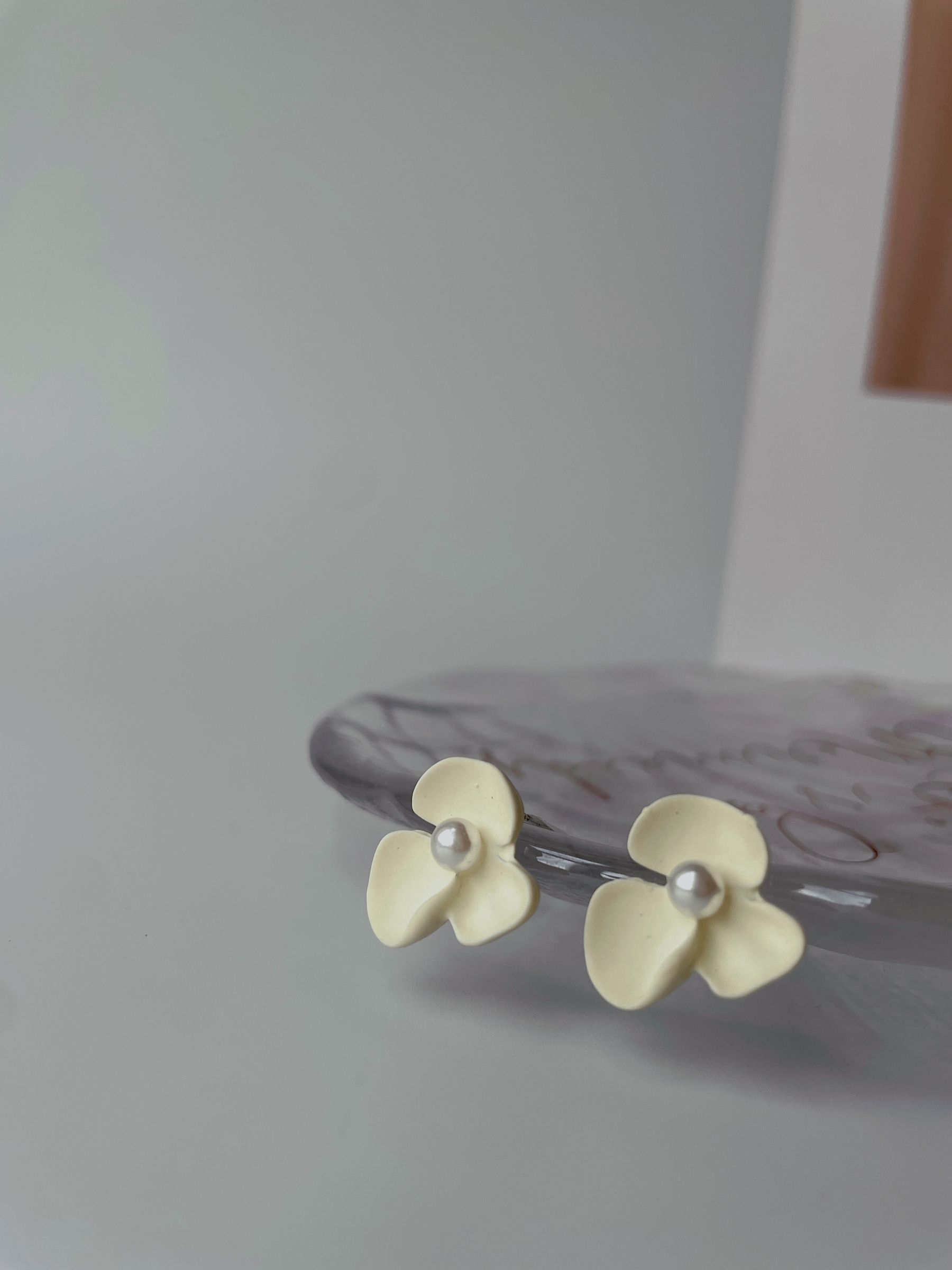 Hae-Hye Lil Flower Ear Studs-The Black Bow-