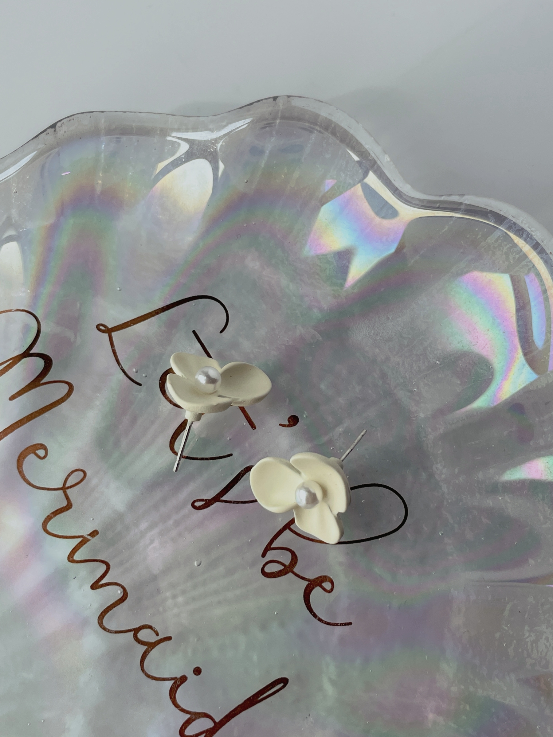 Hae-Hye Lil Flower Ear Studs-The Black Bow-