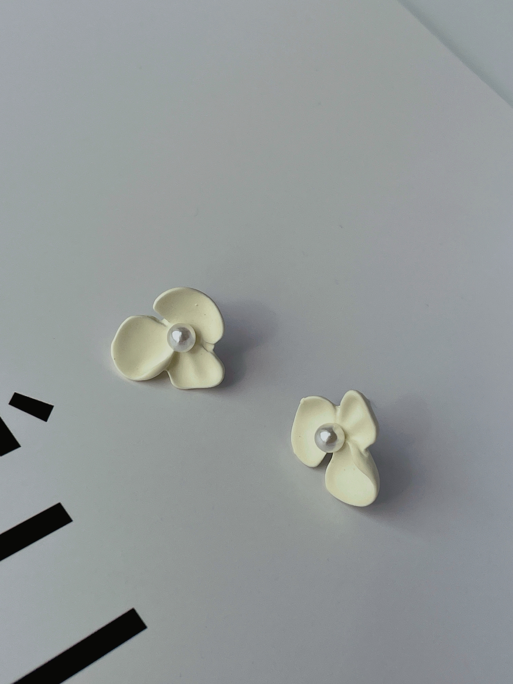 Hae-Hye Lil Flower Ear Studs-The Black Bow-