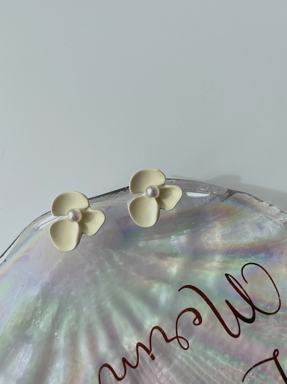 Hae-Hye Lil Flower Ear Studs-The Black Bow-