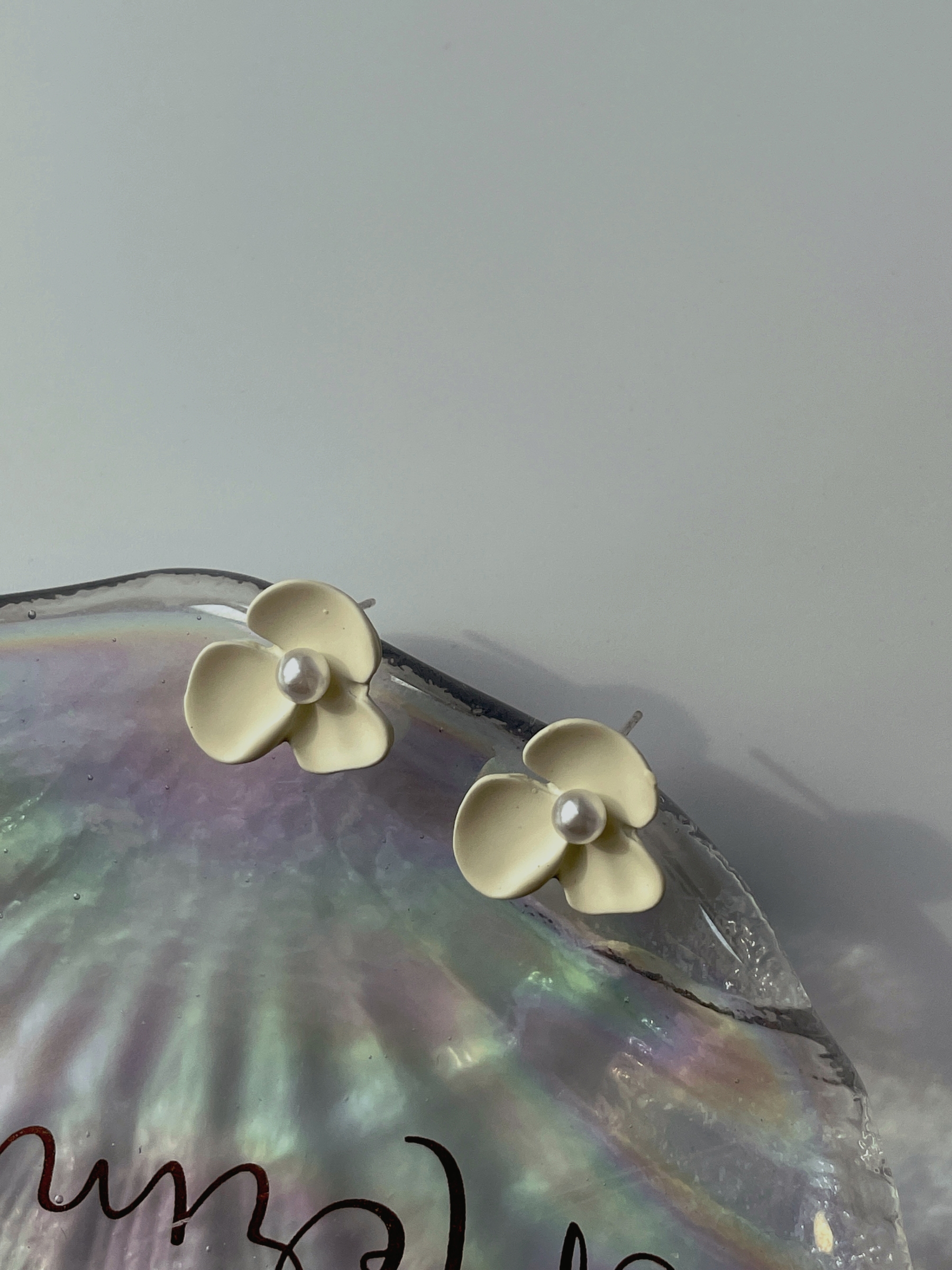 Hae-Hye Lil Flower Ear Studs-The Black Bow-