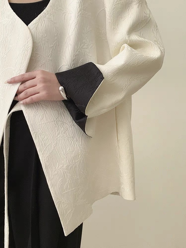 Ding Bai Color Binding Sleeve Padded Shoulder Oriental Jacket-The Black Bow-