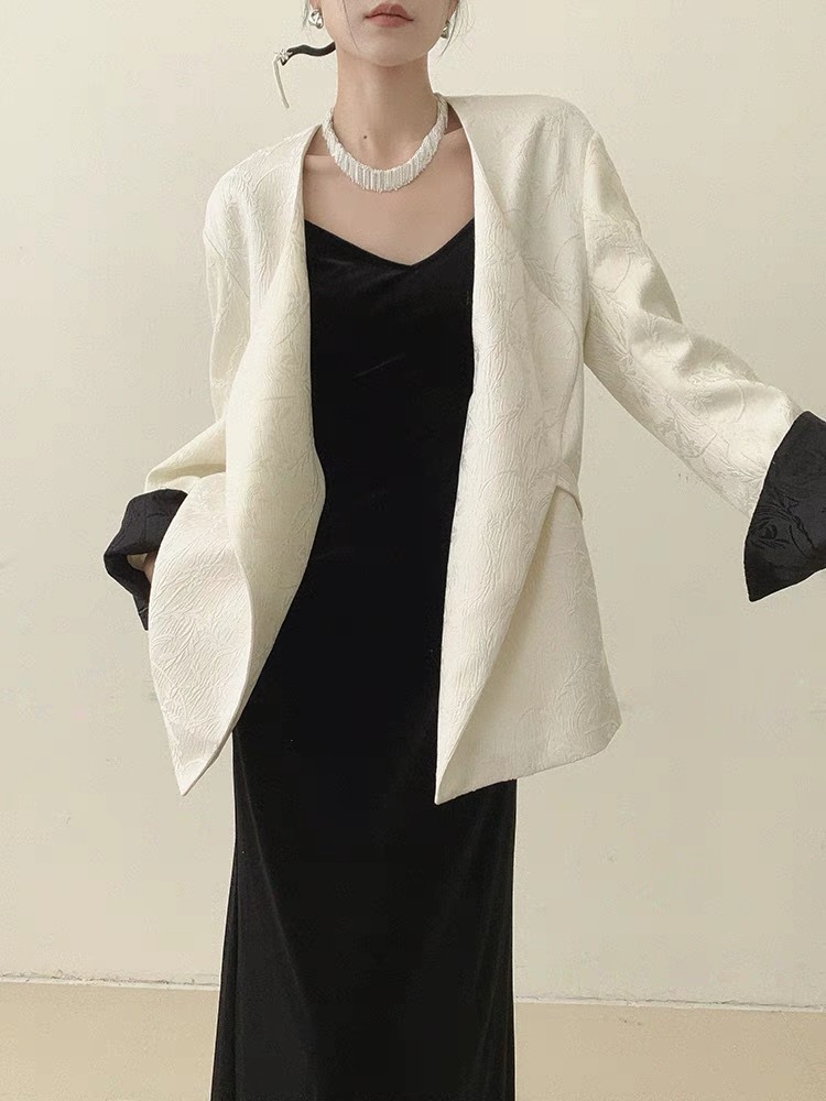 Ding Bai Color Binding Sleeve Padded Shoulder Oriental Jacket-The Black Bow-