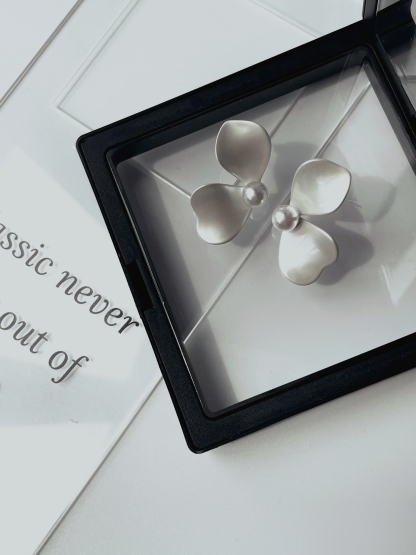 Sang-Hee Petal Ear Studs (Rejected)-The Black Bow-