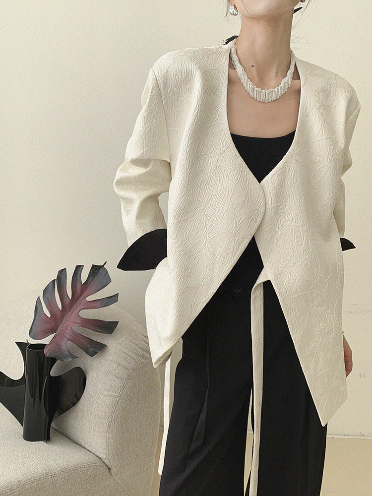 Ding Bai Color Binding Sleeve Padded Shoulder Oriental Jacket-The Black Bow-