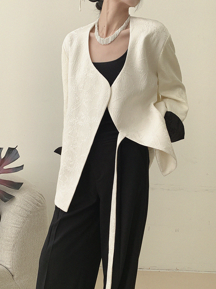 Ding Bai Color Binding Sleeve Padded Shoulder Oriental Jacket-The Black Bow-