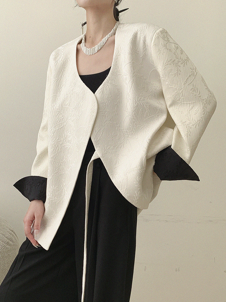 Ding Bai Color Binding Sleeve Padded Shoulder Oriental Jacket-The Black Bow-