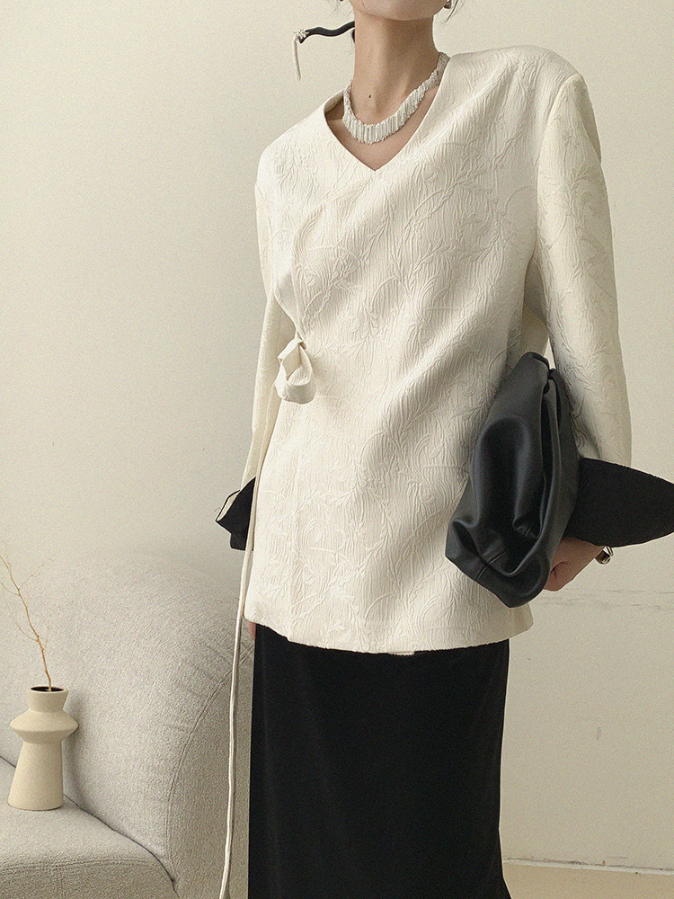 Ding Bai Color Binding Sleeve Padded Shoulder Oriental Jacket-The Black Bow-