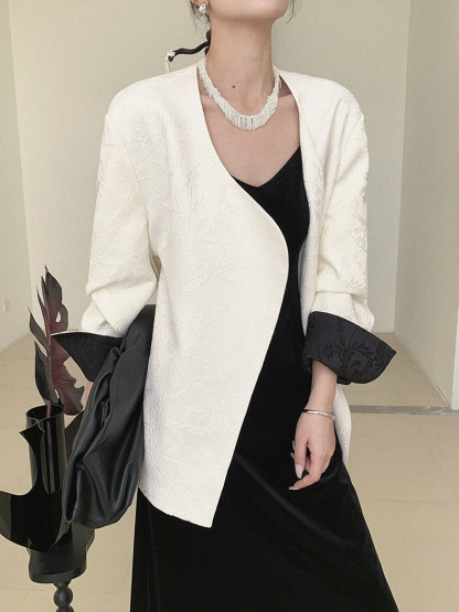 Ding Bai Color Binding Sleeve Padded Shoulder Oriental Jacket-The Black Bow-