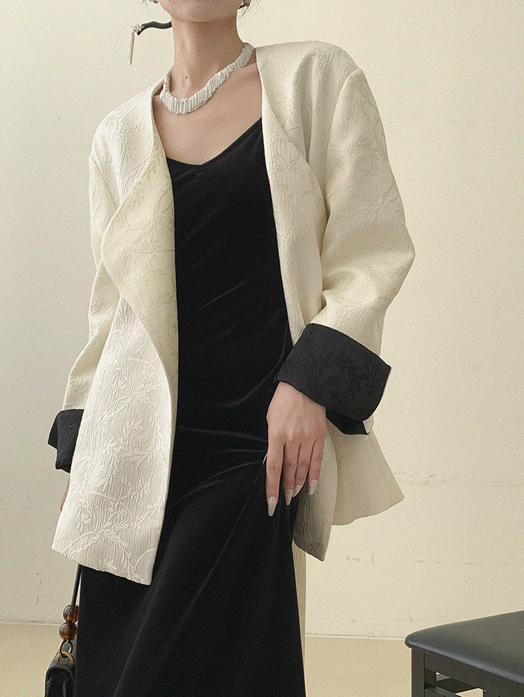 Ding Bai Color Binding Sleeve Padded Shoulder Oriental Jacket-The Black Bow-