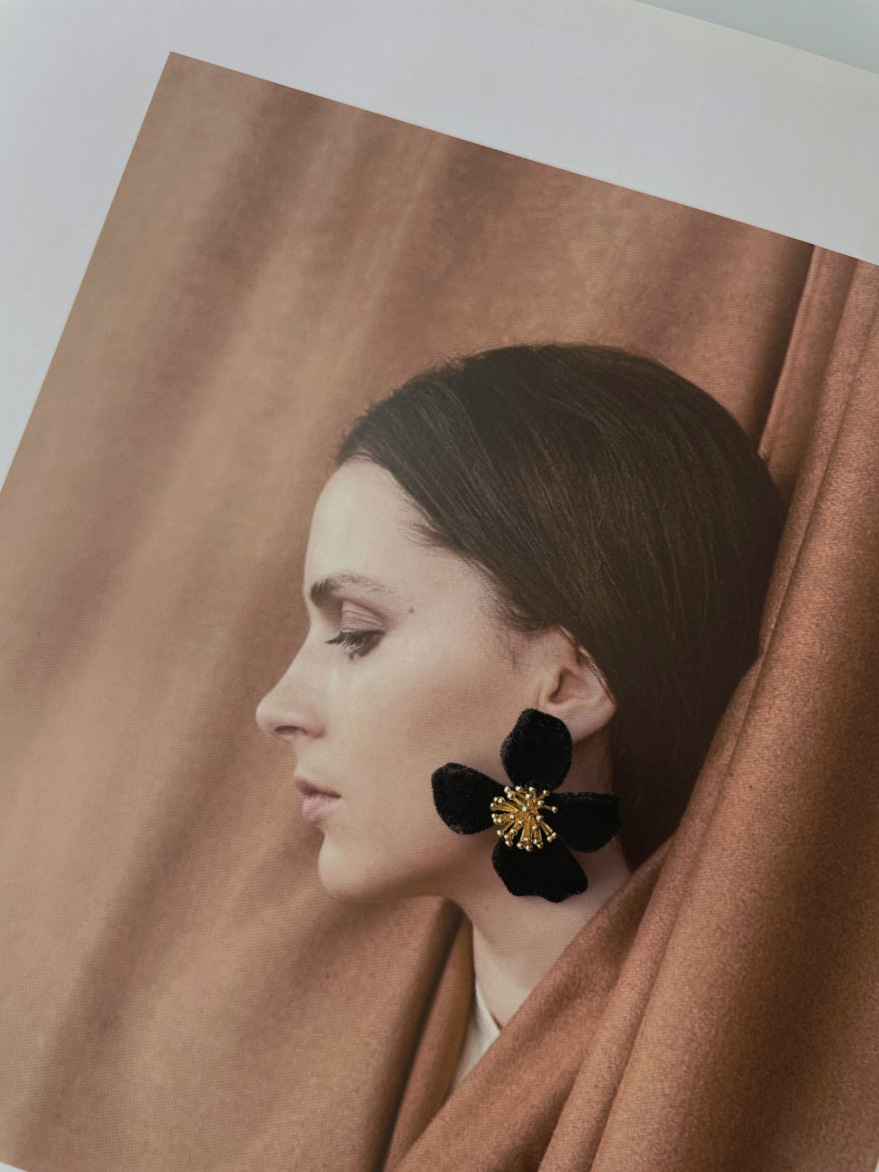 Eun-Seo Velvet Flower Ear Studs-The Black Bow-