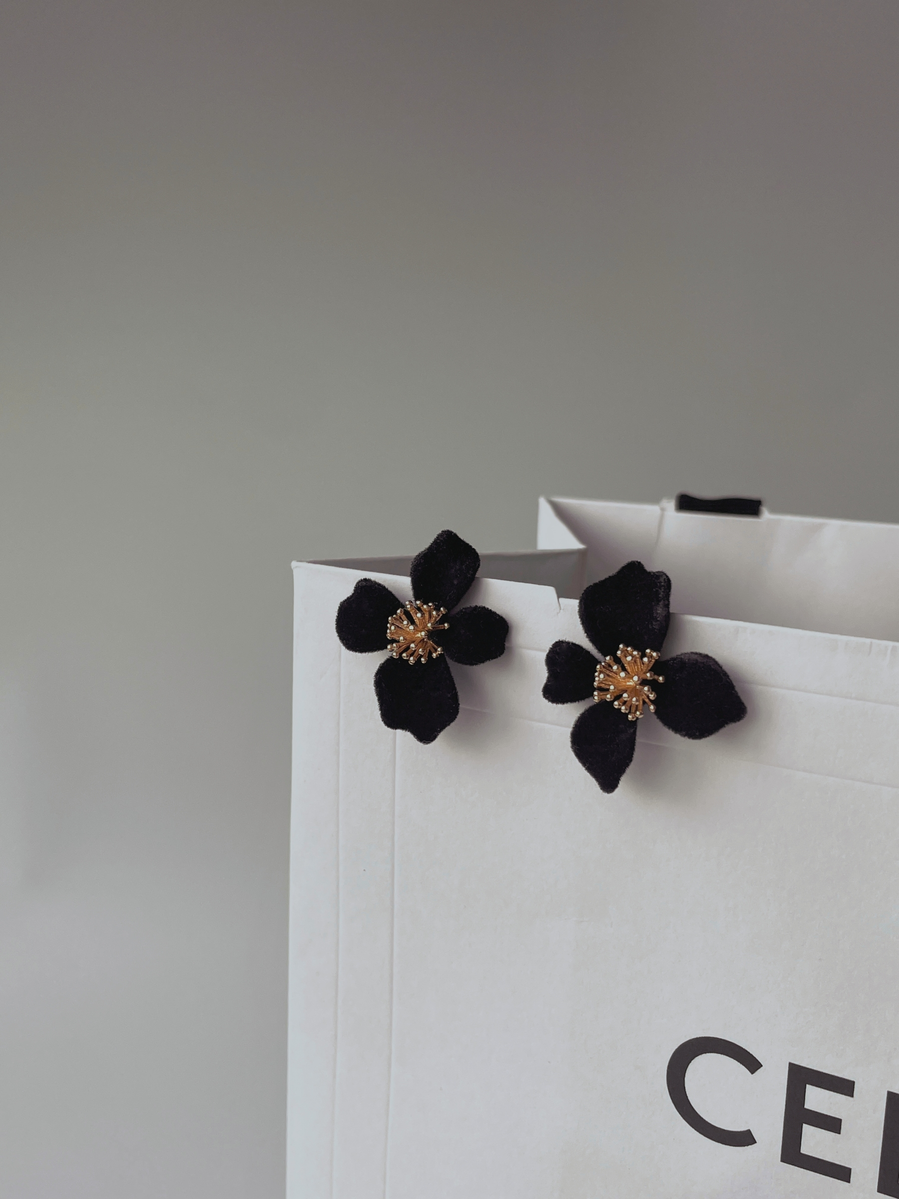 Eun-Seo Velvet Flower Ear Studs-The Black Bow-