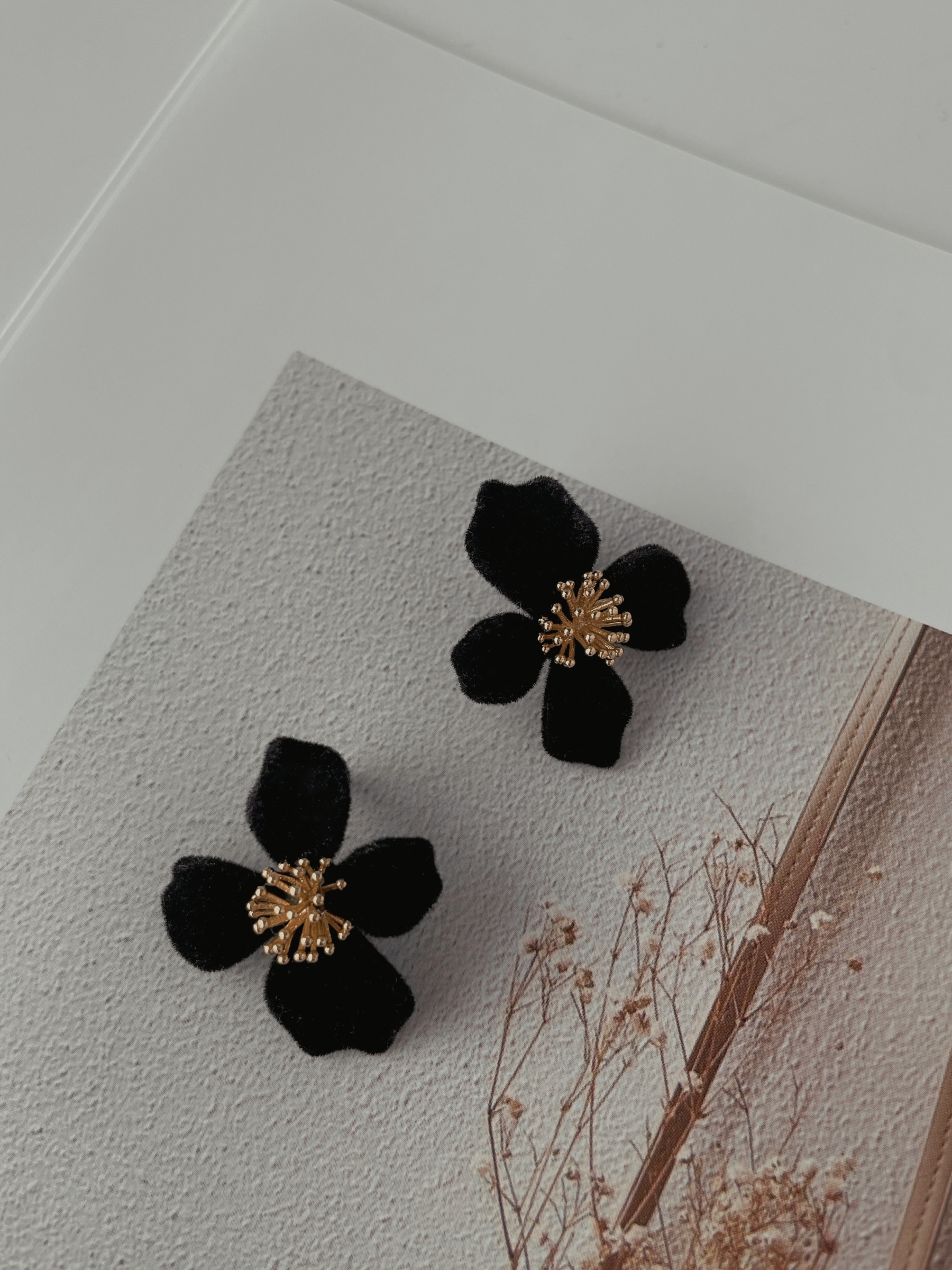 Eun-Seo Velvet Flower Ear Studs-The Black Bow-