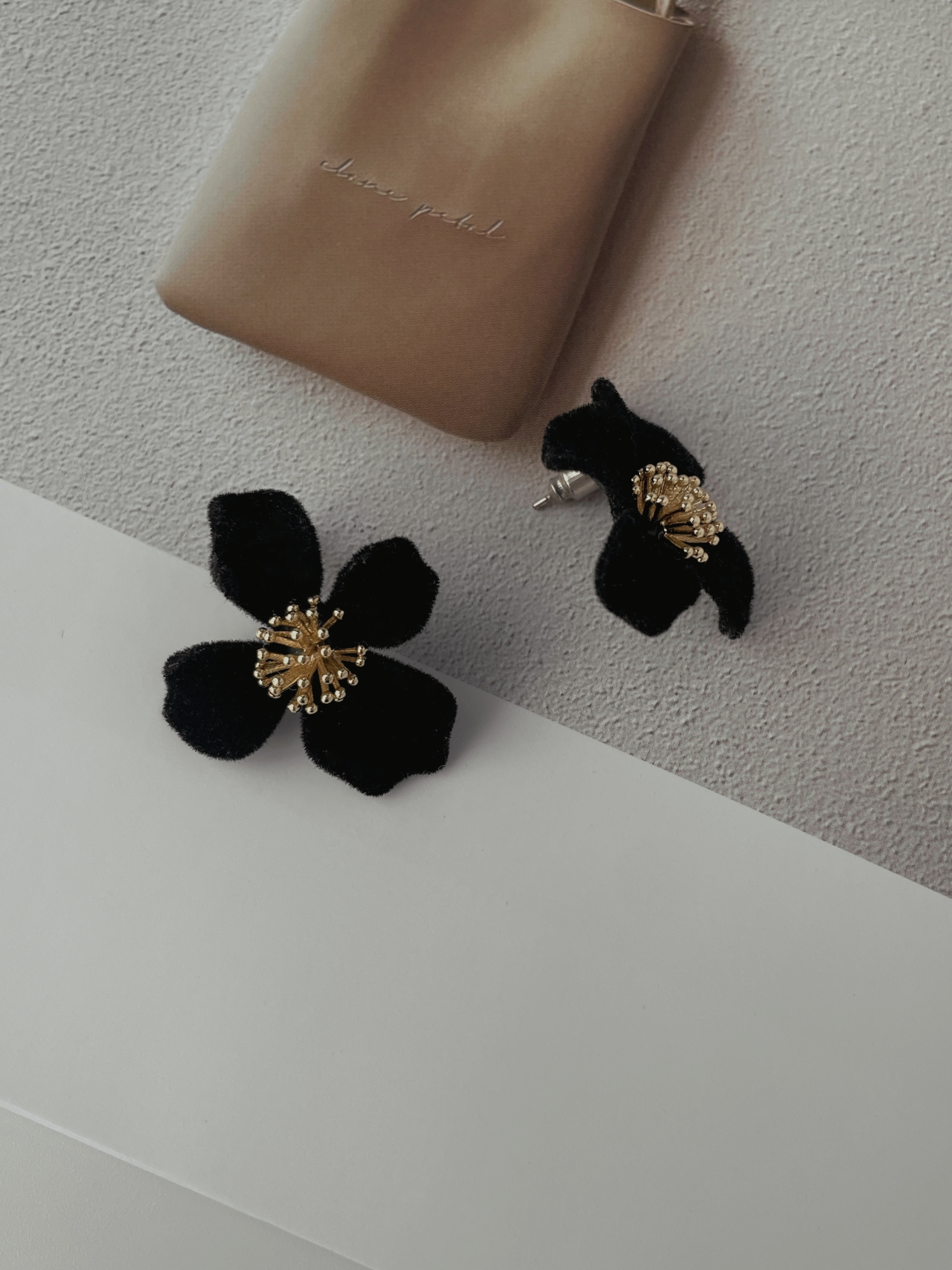 Eun-Seo Velvet Flower Ear Studs-The Black Bow-