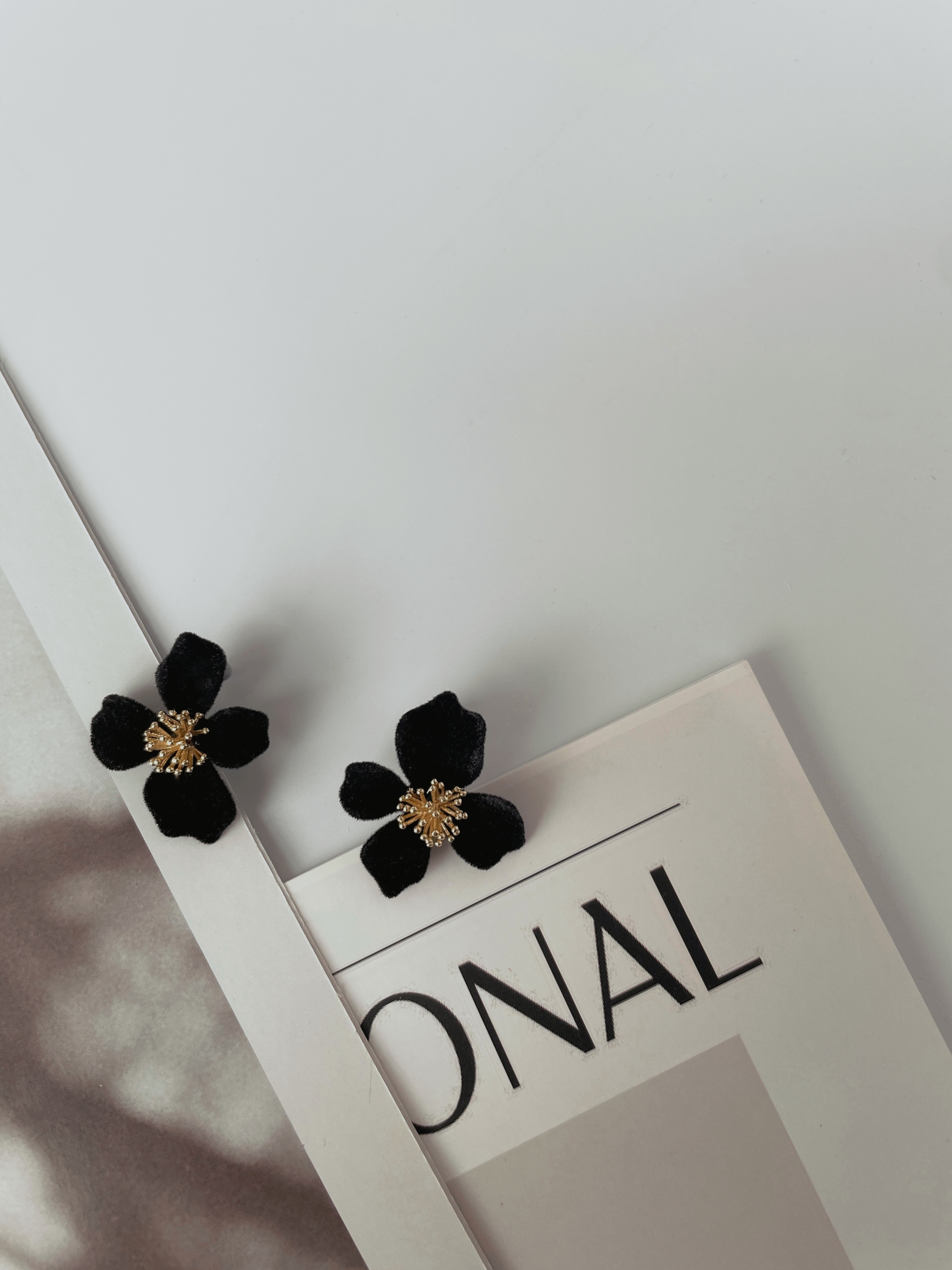 Eun-Seo Velvet Flower Ear Studs-The Black Bow-