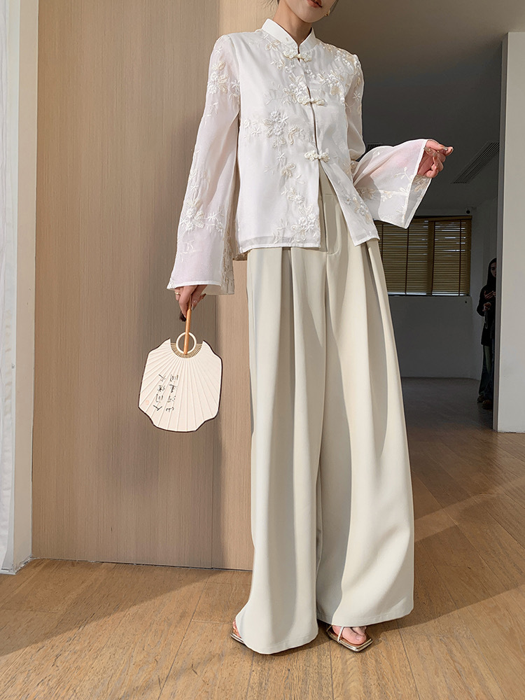 Ding Fen Embroidoded Oriental Top-The Black Bow-