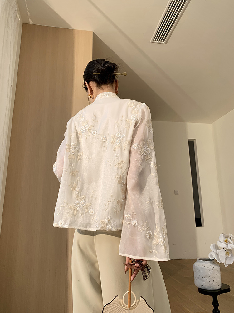 Ding Fen Embroidoded Oriental Top-The Black Bow-