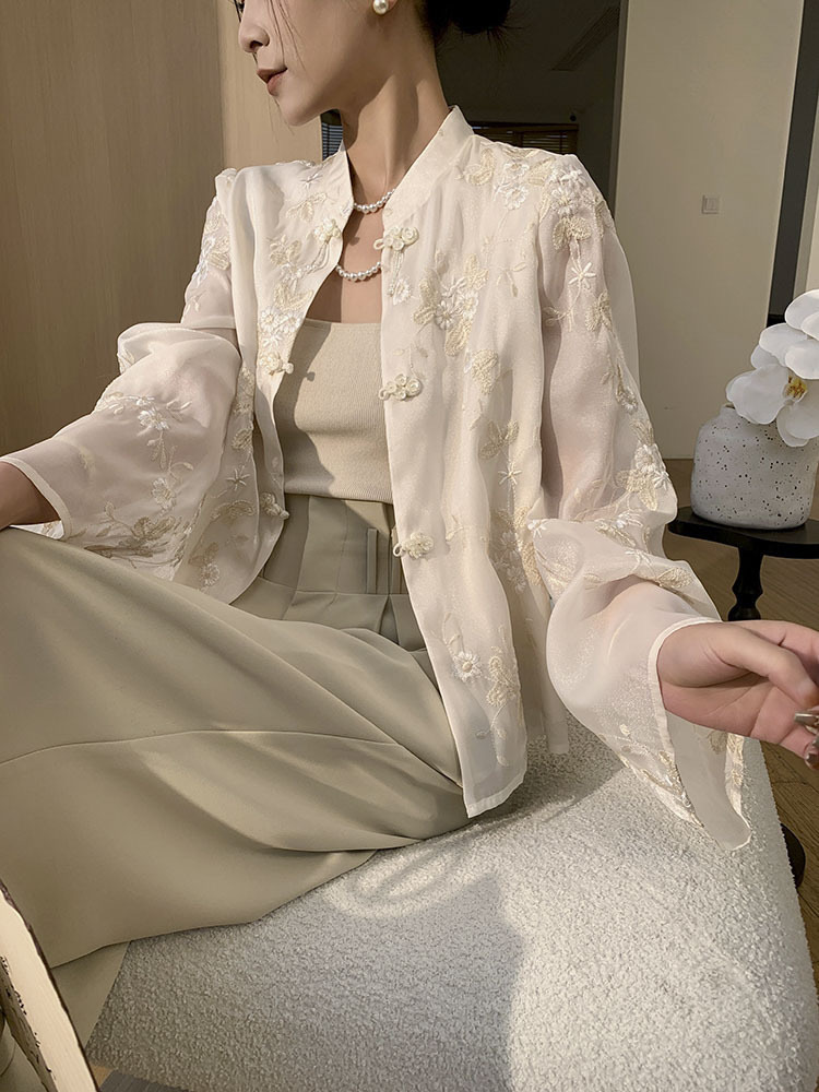 Ding Fen Embroidoded Oriental Top-The Black Bow-