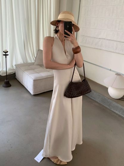 Paloma Halter Neck Wide Hemline Occasion Dress