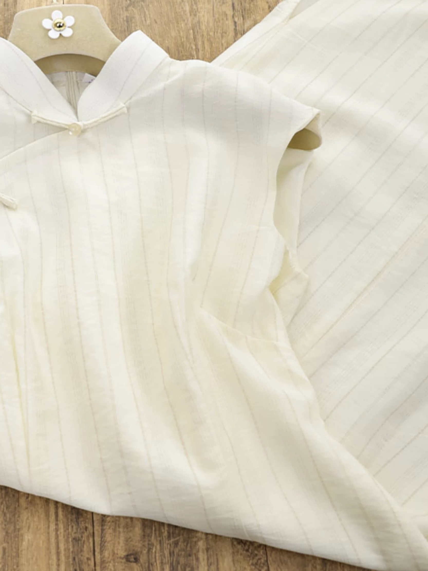 Shuang Yu Stripe Cheongsam