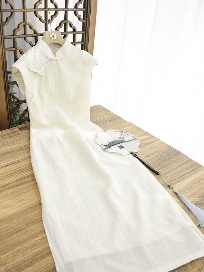 Shuang Yu Stripe Cheongsam